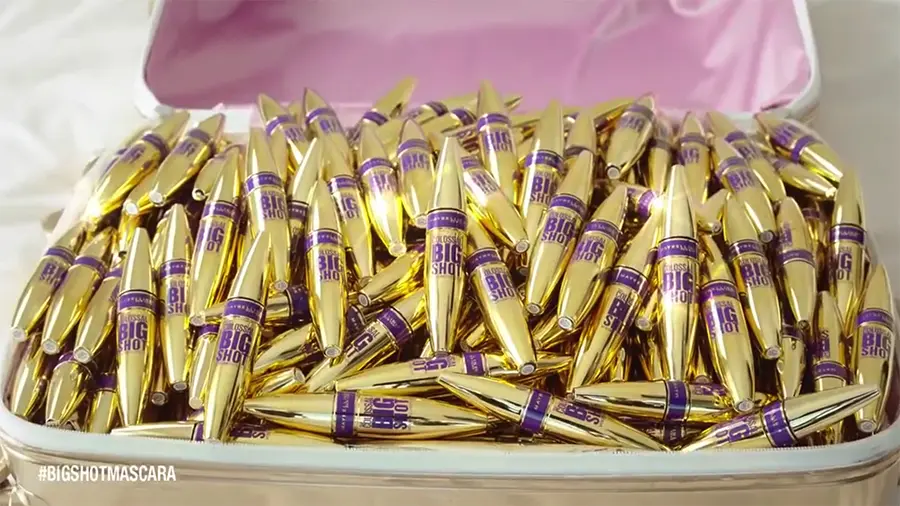 Close up of the mascara being advertised