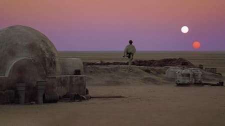 Luke Skywalker gazes at the two suns