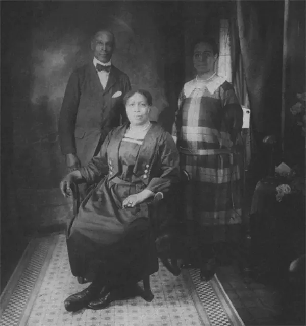 family portrait and the punctum